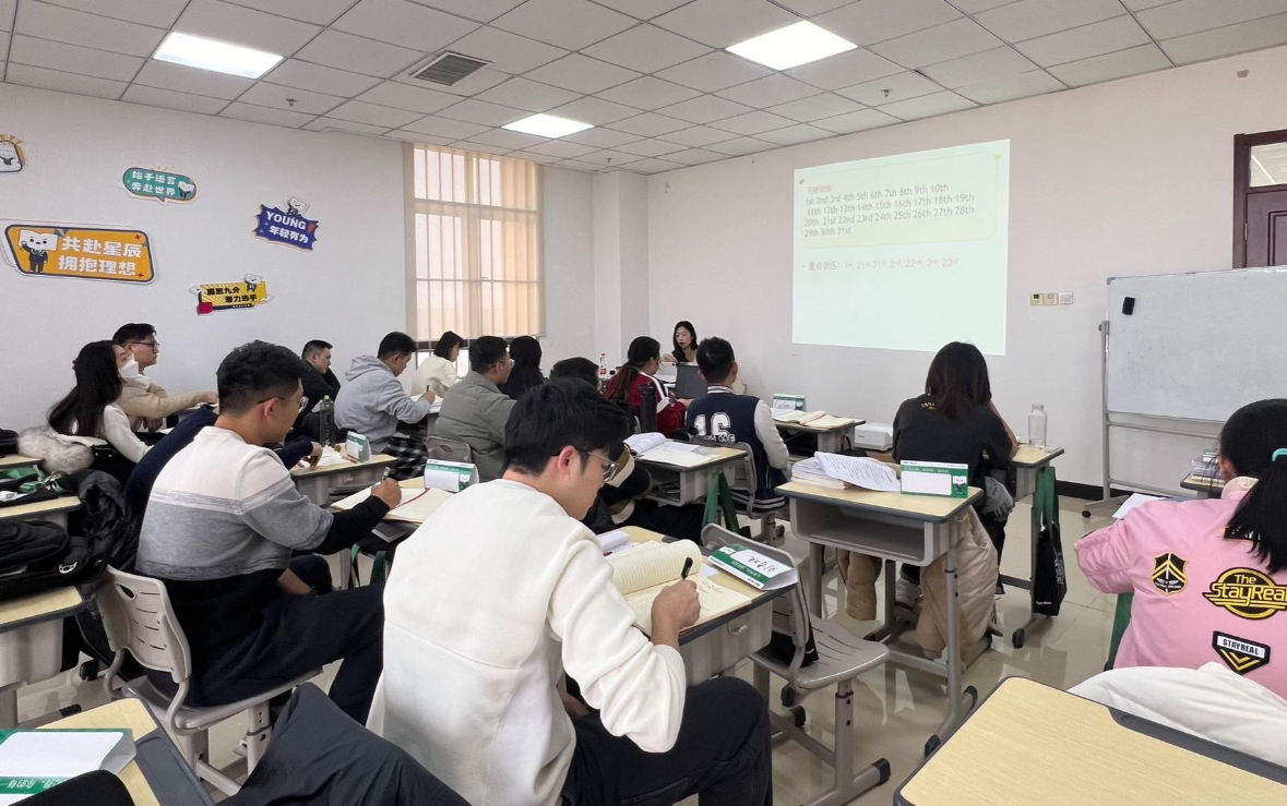 雅思听力卡在5.5?10年教龄名师亲授“三维听辨法”,攻克“听到≠听懂”的顽疾图3