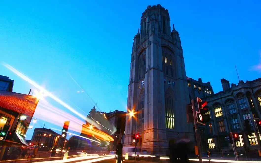 英国就业市场变天?伯明翰大学登顶最受雇主欢迎榜,帝国理工霸占薪资榜首!图3