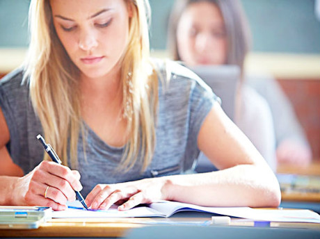 雅思写作真题范文社会类话题--文化传统