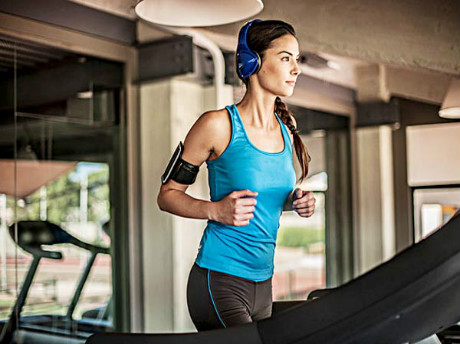 雅思写作真题范文政府投资话题--投资学校/社区？