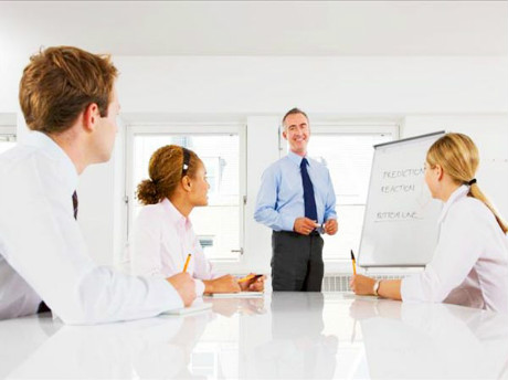 雅思写作真题范文社会类话题--控制人为噪音