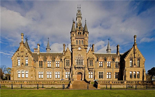爱丁堡大学综合及优势专业排名汇总 多个学科进入世界100强